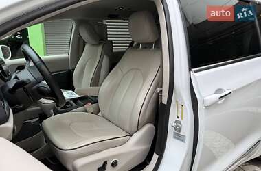 Минивэн Chrysler Pacifica 2017 в 