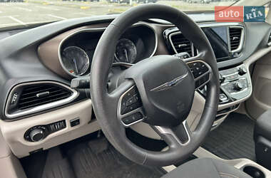 Минивэн Chrysler Pacifica 2017 в 