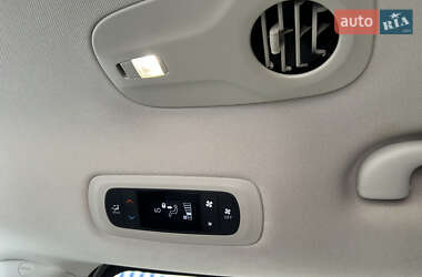 Минивэн Chrysler Pacifica 2017 в 