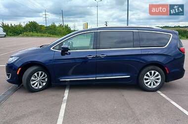 Мінівен Chrysler Pacifica 2018 в Рівному