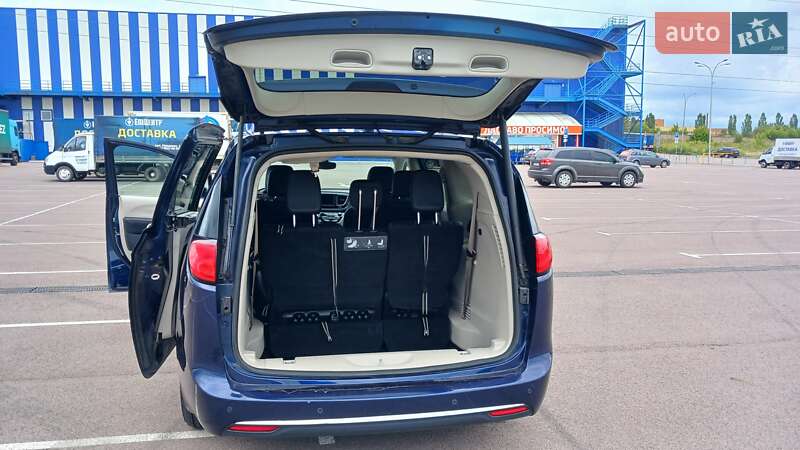 Мінівен Chrysler Pacifica 2018 в Рівному