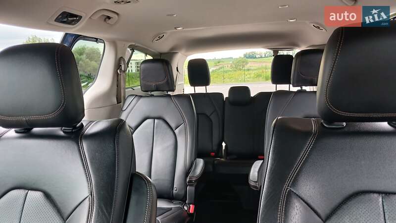 Мінівен Chrysler Pacifica 2018 в Рівному