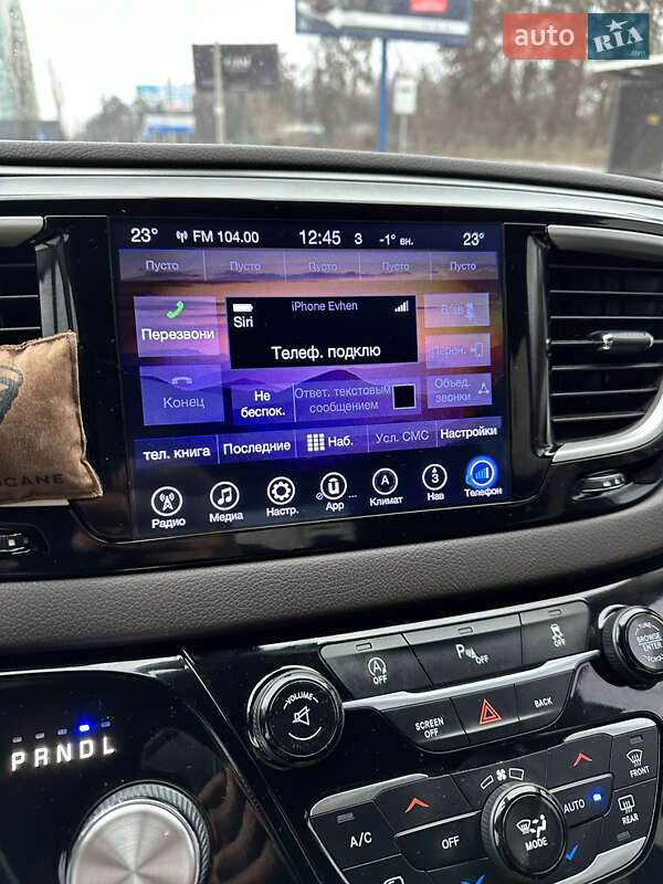 Універсал Chrysler Pacifica 2017 в Києві