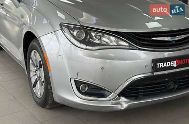 Минивэн Chrysler Pacifica 2017 в 