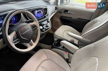 Минивэн Chrysler Pacifica 2017 в 