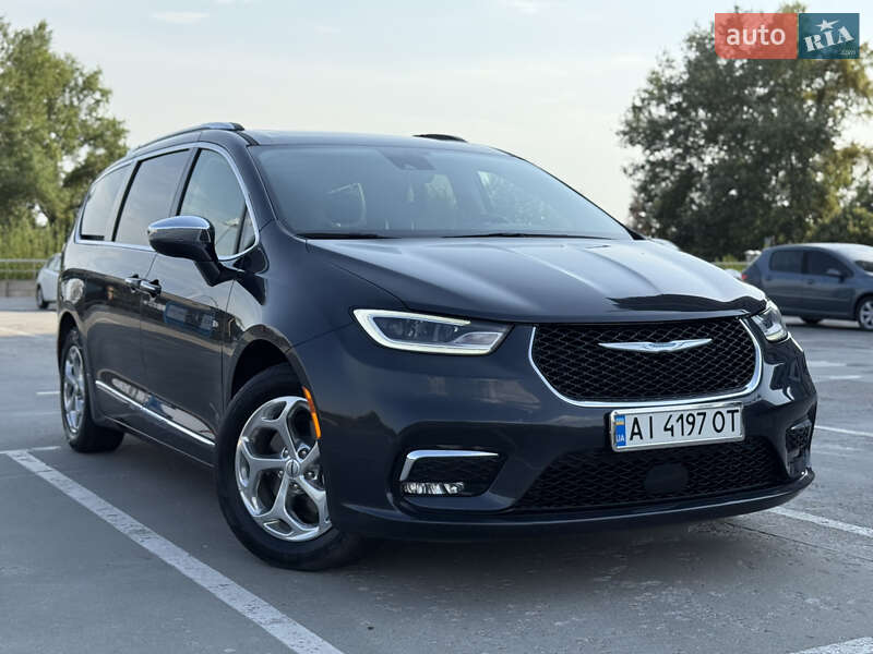 Минивэн Chrysler Pacifica 2020 в Киеве