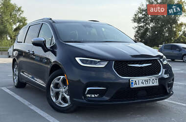 Мінівен Chrysler Pacifica 2020 в 