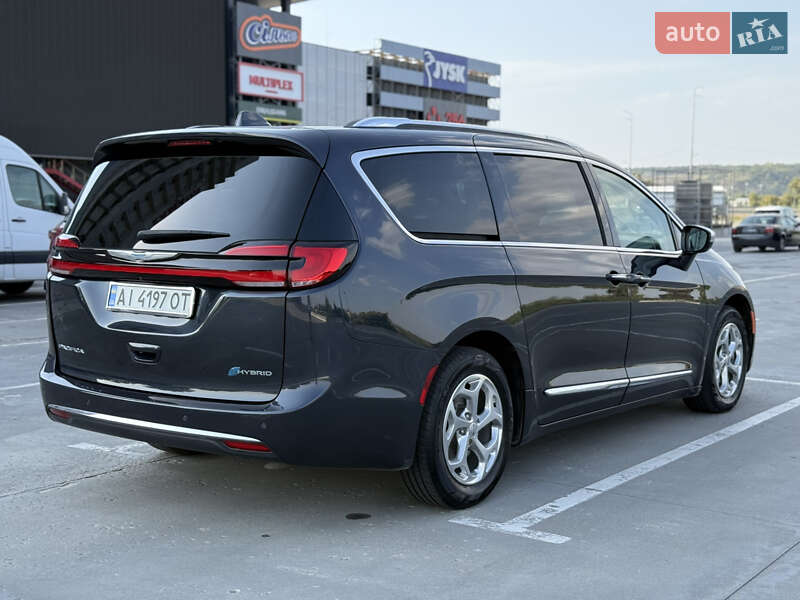 Минивэн Chrysler Pacifica 2020 в Киеве