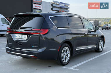 Мінівен Chrysler Pacifica 2020 в 