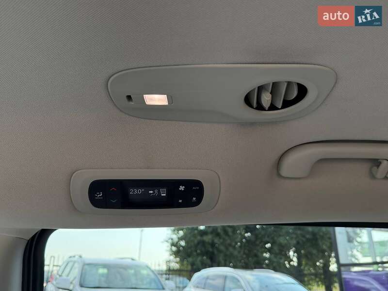 Внедорожник / Кроссовер Chrysler Pacifica 2018 в Киеве