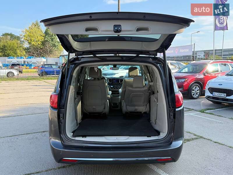 Позашляховик / Кросовер Chrysler Pacifica 2018 в Києві