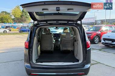 Внедорожник / Кроссовер Chrysler Pacifica 2018 в 