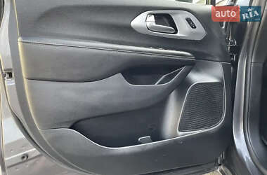 Минивэн Chrysler Pacifica 2019 в Киеве