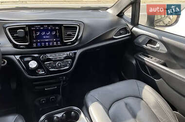 Минивэн Chrysler Pacifica 2019 в Киеве