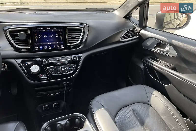 Минивэн Chrysler Pacifica 2019 в Киеве