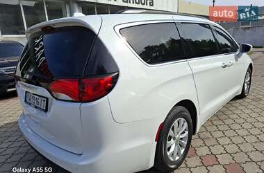 Минивэн Chrysler Pacifica 2017 в 