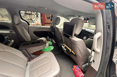 Універсал Chrysler Pacifica 2017 в 