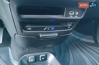 Минивэн Chrysler Pacifica 2019 в 