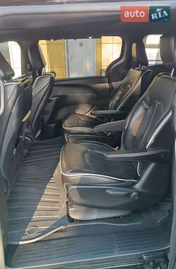 Минивэн Chrysler Pacifica 2019 в 