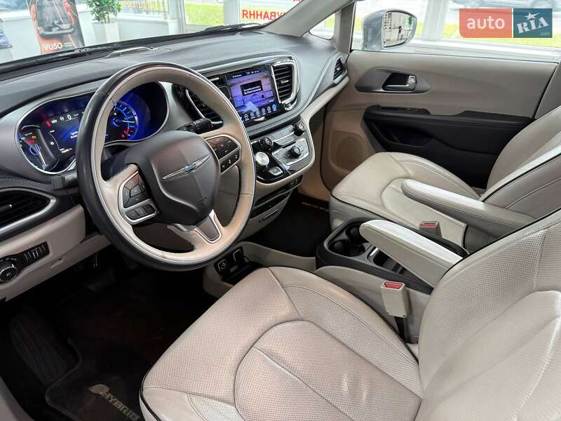 Минивэн Chrysler Pacifica 2017 в Киеве