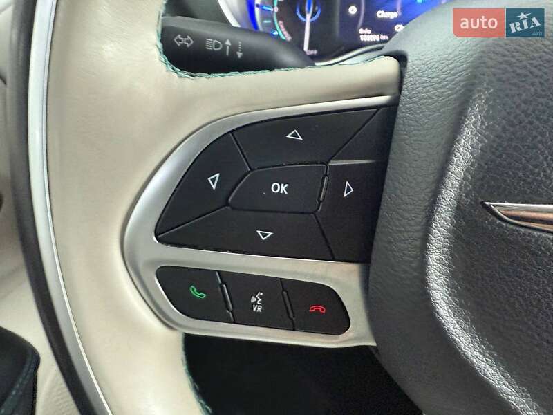 Минивэн Chrysler Pacifica 2017 в Киеве