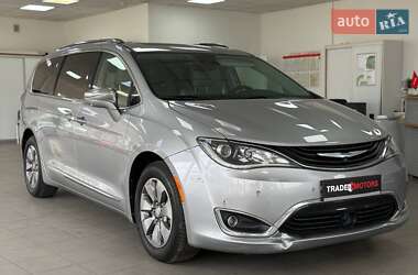 Минивэн Chrysler Pacifica 2017 в Киеве