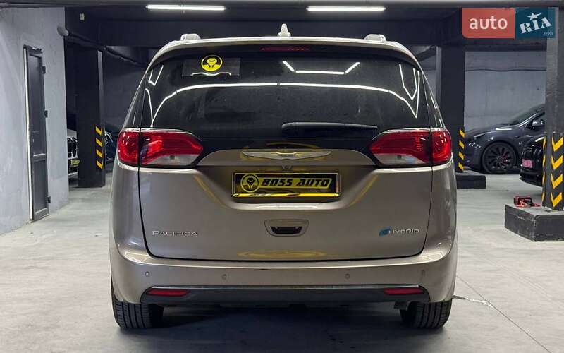 Мінівен Chrysler Pacifica 2017 в Чернівцях фото 5 Мінівен Chrysler Pacifica 2017 в Чернівцях