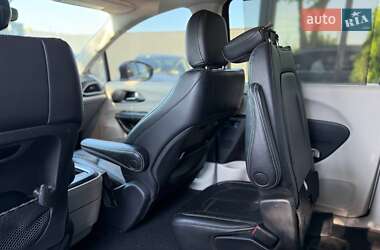 Минивэн Chrysler Pacifica 2022 в 