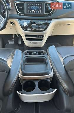 Универсал Chrysler Pacifica 2018 в 