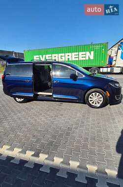 Универсал Chrysler Pacifica 2018 в 