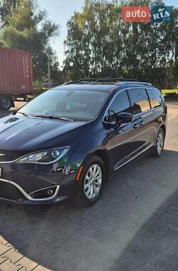 Универсал Chrysler Pacifica 2018 в 