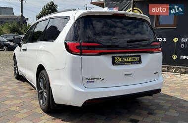 Минивэн Chrysler Pacifica 2020 в 