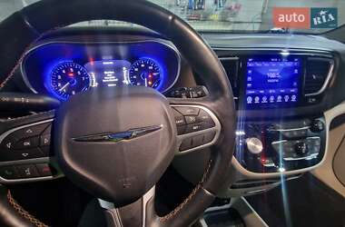 Минивэн Chrysler Pacifica 2016 в Киеве