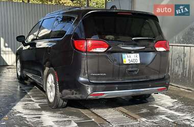 Минивэн Chrysler Pacifica 2016 в Киеве
