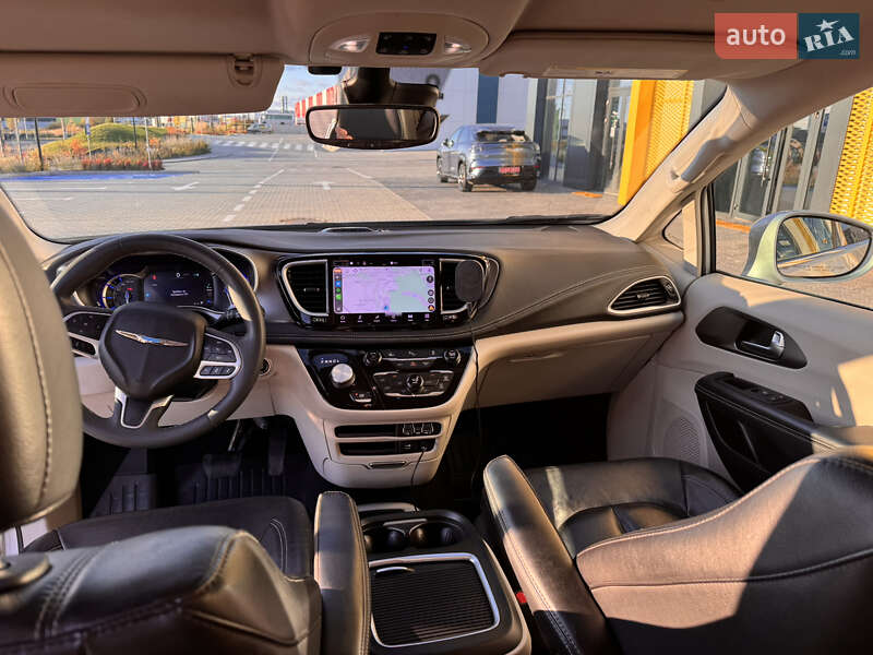 Мінівен Chrysler Pacifica 2022 в Львові