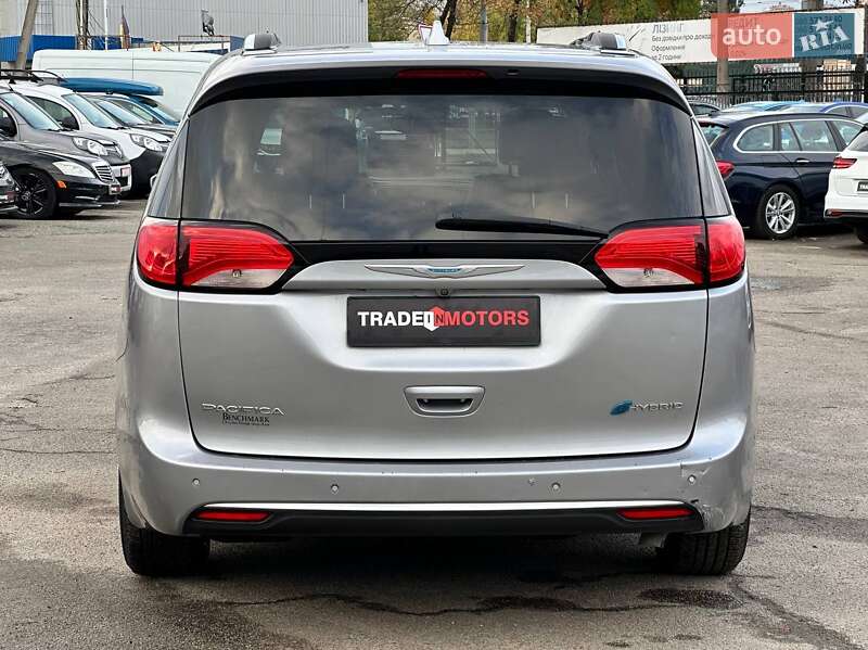 Мінівен Chrysler Pacifica 2017 в Києві фото 11 Мінівен Chrysler Pacifica 2017 в Києві