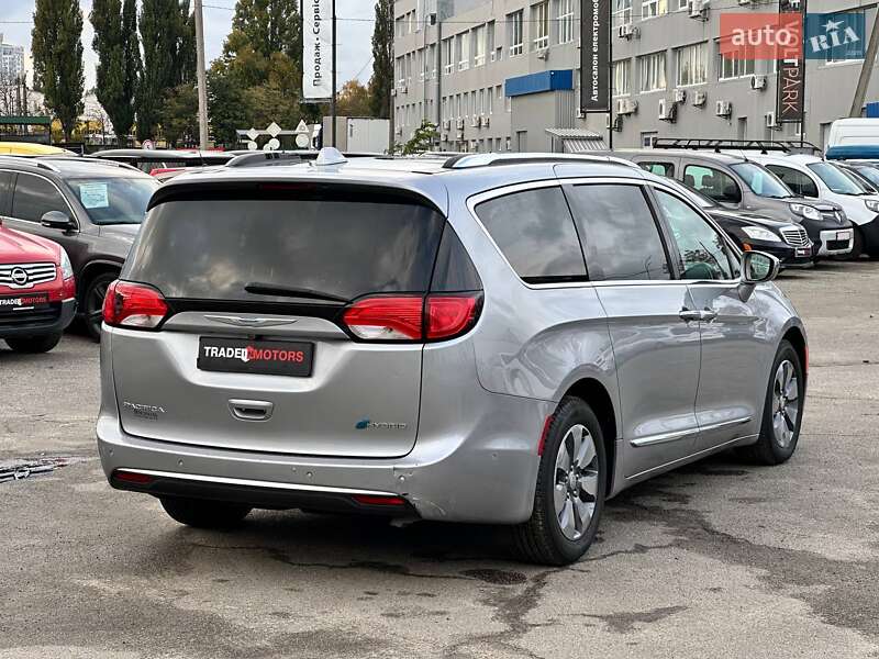 Мінівен Chrysler Pacifica 2017 в Києві фото 14 Мінівен Chrysler Pacifica 2017 в Києві