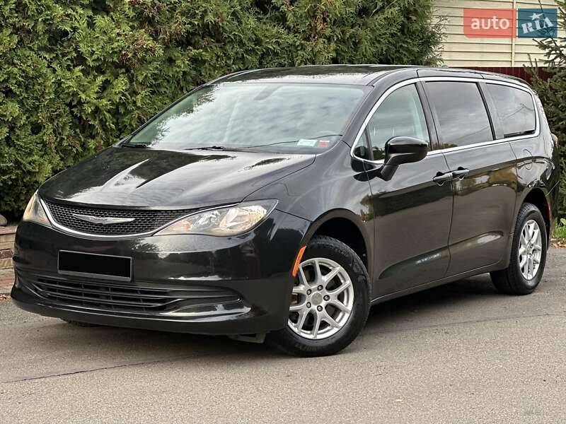 Минивэн Chrysler Pacifica 2016 в Киеве