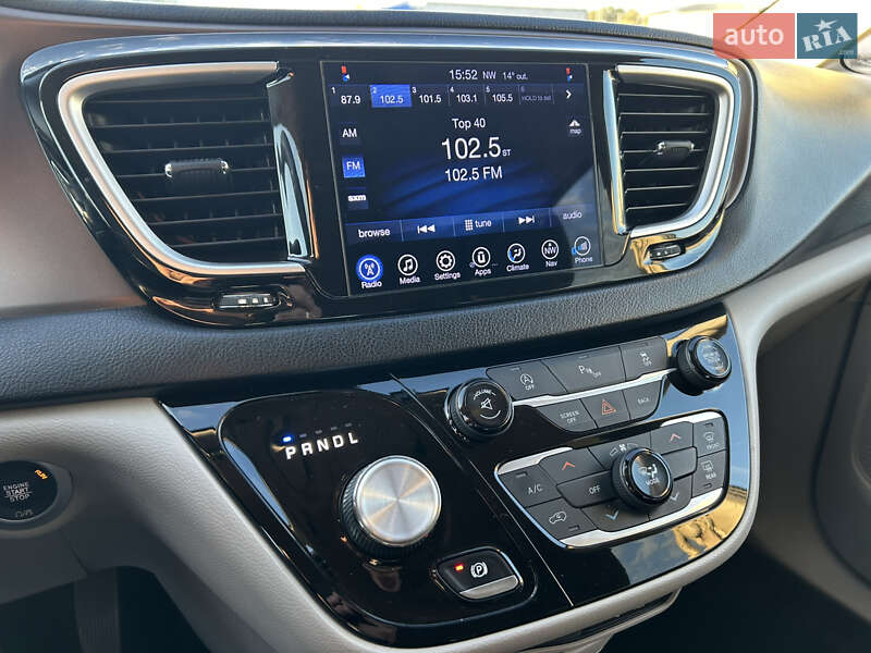 Минивэн Chrysler Pacifica 2017 в Киеве фото 25 Минивэн Chrysler Pacifica 2017 в Киеве