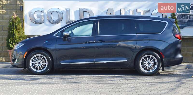 Мінівен Chrysler Pacifica 2019 в Одесі