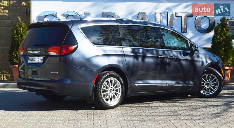 Мінівен Chrysler Pacifica 2019 в Одесі