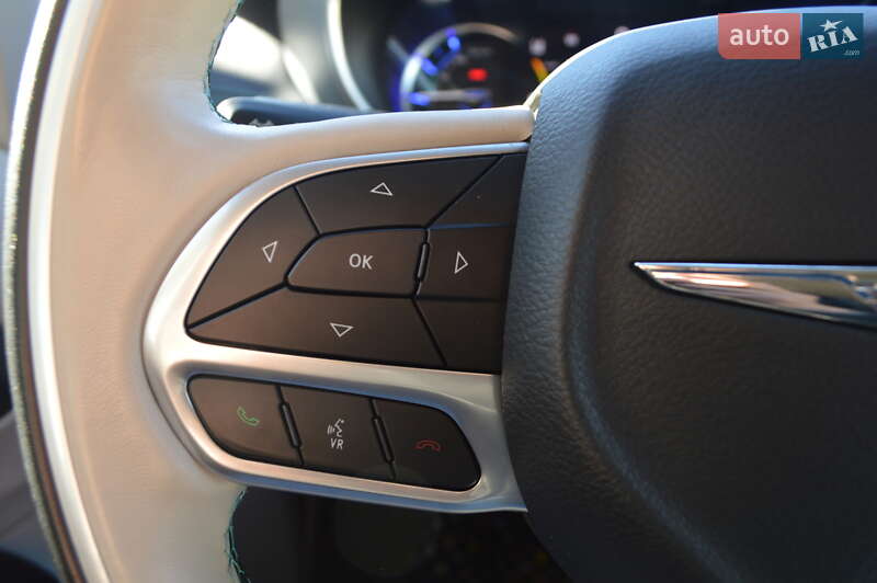 Мінівен Chrysler Pacifica 2019 в Одесі