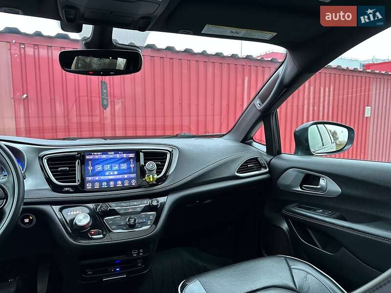 Минивэн Chrysler Pacifica 2019 в Киеве фото 20 Минивэн Chrysler Pacifica 2019 в Киеве
