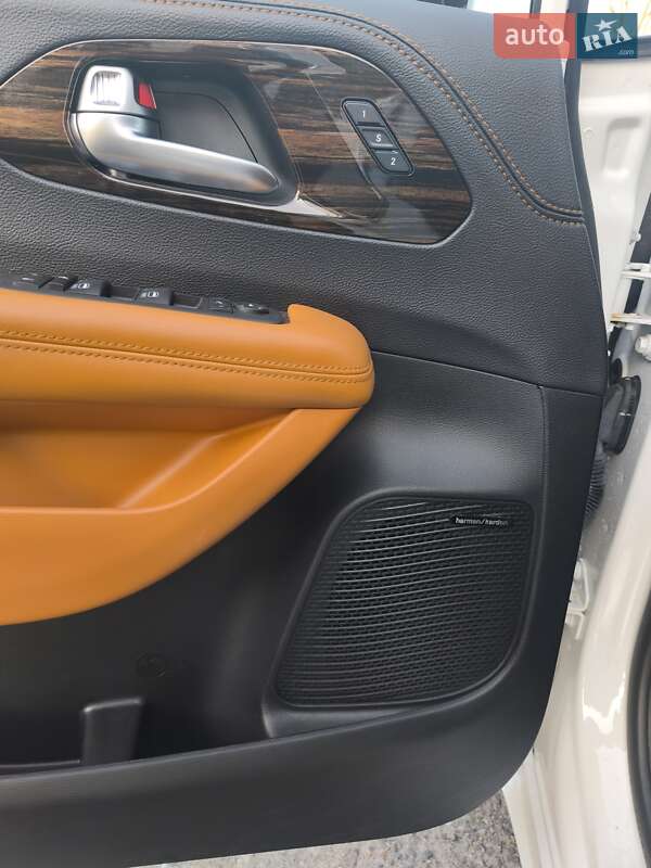 Минивэн Chrysler Pacifica 2023 в Киеве