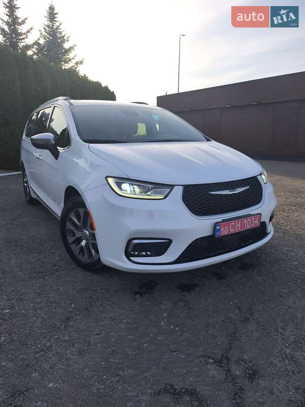 Минивэн Chrysler Pacifica 2023 в Киеве