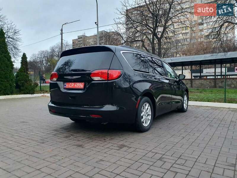 Мінівен Chrysler Pacifica 2020 в Києві