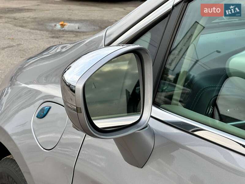 Минивэн Chrysler Pacifica 2017 в Киеве фото 9 Минивэн Chrysler Pacifica 2017 в Киеве