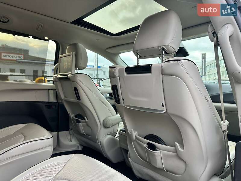 Минивэн Chrysler Pacifica 2017 в Киеве фото 52 Минивэн Chrysler Pacifica 2017 в Киеве