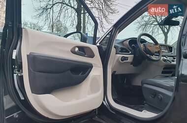 Минивэн Chrysler Pacifica 2020 в Киеве