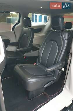 Минивэн Chrysler Pacifica 2020 в Киеве